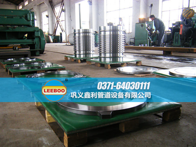 鑫利<a href=http://www.s4ggu.cn target=_blank class=infotextkey>補償器</a>組裝車間
